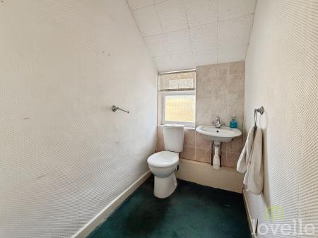 3 bedroom Terraced House for sale in Drake Street, Gainsborough, DN21