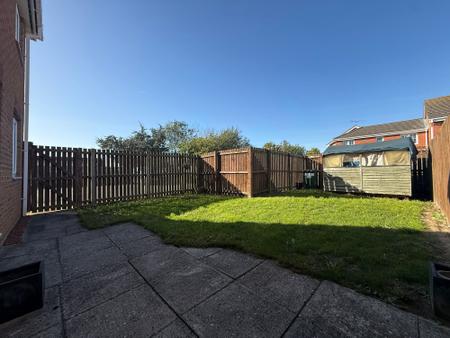 2 bedroom Terraced House to let in Sunningdale Way, Gainsborough, DN21