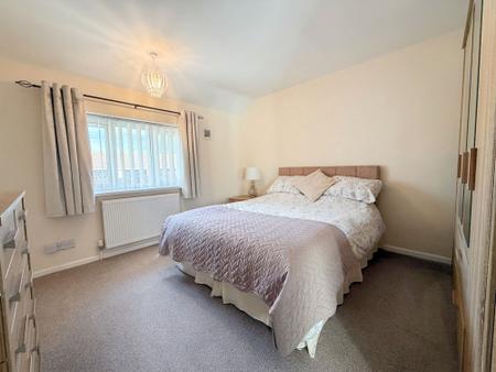 3 bedroom Terraced House for sale in Eastern Avenue, Gainsborough, DN21