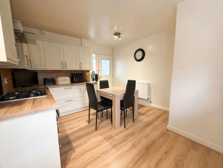 3 bedroom Terraced House for sale in Eastern Avenue, Gainsborough, DN21