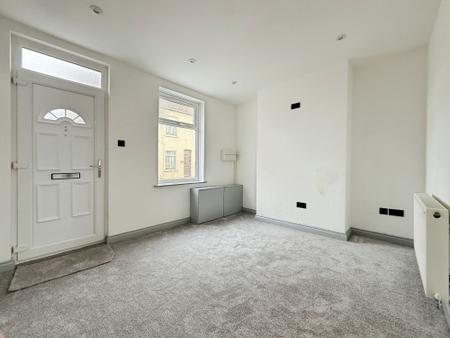 3 bedroom End of terrace house to let in Portland Terrace, Gainsborough, DN21