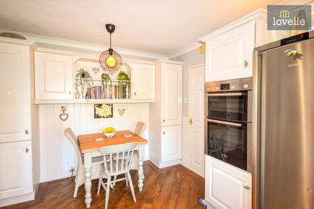 4 bedroom Detached house for sale in Andrews Close, Louth, LN11