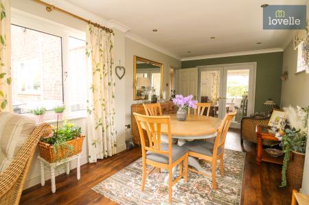 4 bedroom Detached house for sale in Andrews Close, Louth, LN11