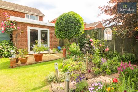 4 bedroom Detached house for sale in Andrews Close, Louth, LN11