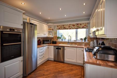 4 bedroom Detached house for sale in Andrews Close, Louth, LN11