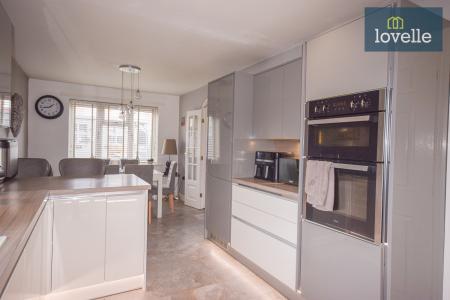 4 bedroom Detached house for sale in Brackenborough Road, Louth, LN11