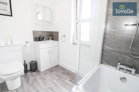 3 bedroom Detached house for sale in Carr Lane, Grimsby, DN32