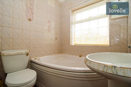 3 bedroom Semi-detached house for sale in Cartledge Avenue, Grimsby, DN32