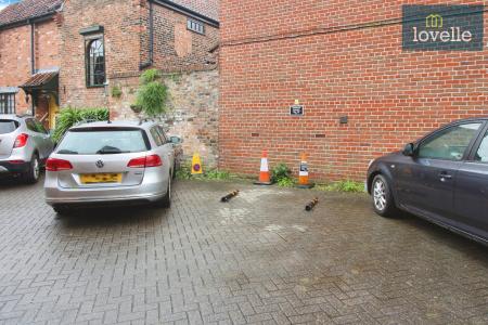 1 bedroom Flat for sale in Church Close, Louth, LN11