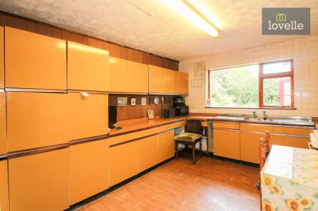 3 bedroom Detached bungalow for sale in Church End, North Somercotes, LN11