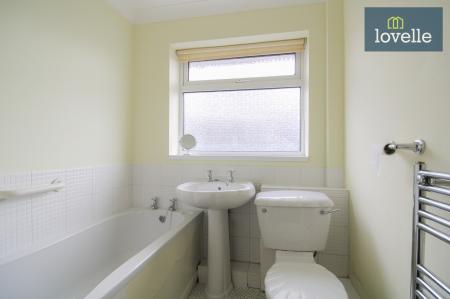 3 bedroom Semi-detached bungalow for sale in Coniston Avenue, Grimsby, DN33