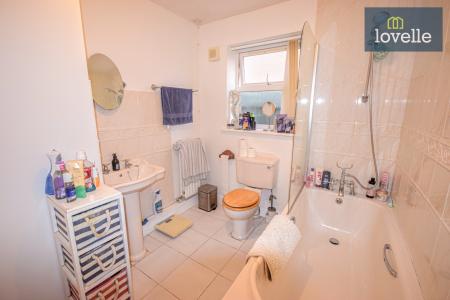 3 bedroom Detached bungalow for sale in Eresbie Road, Louth, LN11