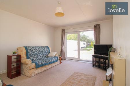 3 bedroom Semi-detached bungalow for sale in Fairway, Waltham, DN37