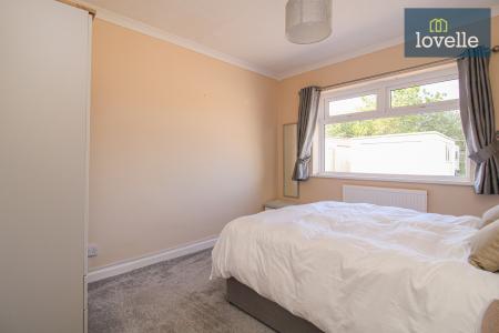 3 bedroom Semi-detached bungalow for sale in Fairway, Waltham, DN37