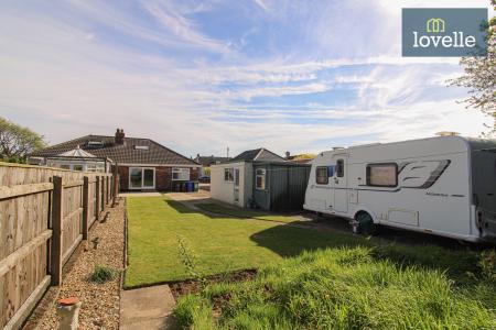 3 bedroom Semi-detached bungalow for sale in Fairway, Waltham, DN37