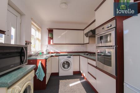 3 bedroom Semi-detached bungalow for sale in Fairway, Waltham, DN37