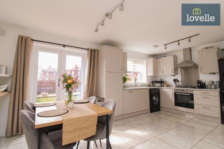 3 bedroom Semi-detached house for sale in Gervase Holles Way, Grimsby, DN33