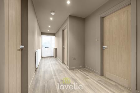 2 bedroom Detached bungalow for sale in Grainsby Avenue, Holton-le-Clay, DN36