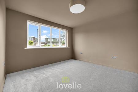 2 bedroom Detached bungalow for sale in Grainsby Avenue, Holton-le-Clay, DN36