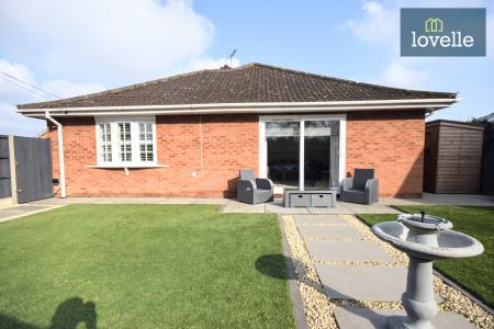 3 bedroom Detached bungalow for sale in Holywell Lane, Utterby, LN11