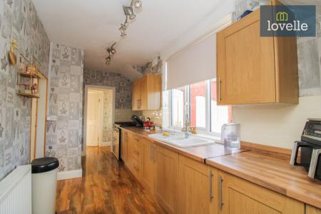 3 bedroom Semi-detached house for sale in Laceby Road, Grimsby, DN34