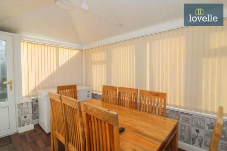 3 bedroom Semi-detached house for sale in Laceby Road, Grimsby, DN34