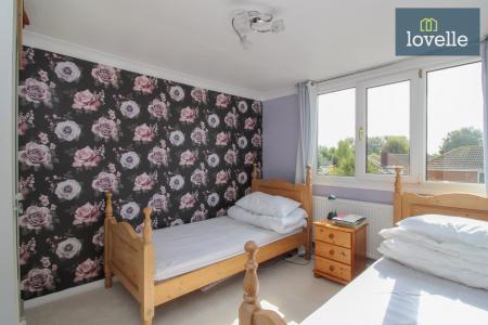 3 bedroom Semi-detached house for sale in Longmeadows Drive, Laceby, DN37