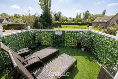 4 bedroom Detached house for sale in Main Road, Ashby Cum Fenby, DN37