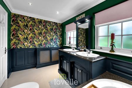 4 bedroom Detached house for sale in Main Road, Ashby Cum Fenby, DN37