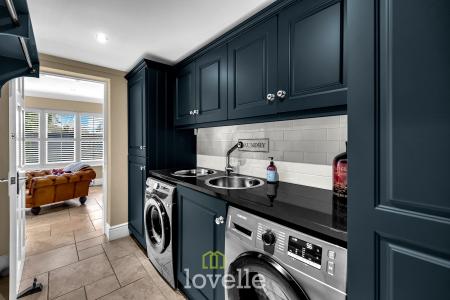 4 bedroom Detached house for sale in Main Road, Ashby Cum Fenby, DN37