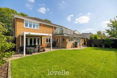 4 bedroom Detached house for sale in Main Road, Ashby Cum Fenby, DN37