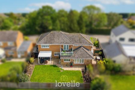 4 bedroom Detached house for sale in Main Road, Ashby Cum Fenby, DN37