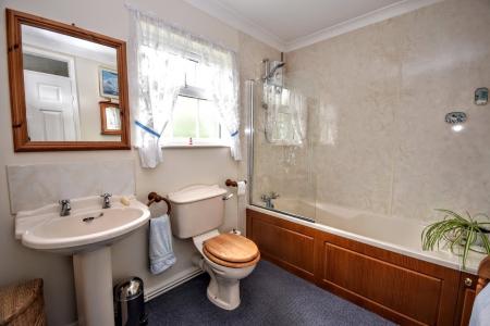3 bedroom Detached house for sale in Main Road, Gayton Top, LN13