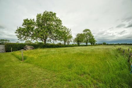 3 bedroom Detached house for sale in Main Road, Gayton Top, LN13