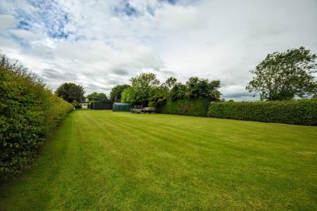 3 bedroom Detached house for sale in Main Road, Gayton Top, LN13