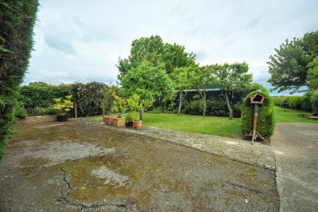 3 bedroom Detached house for sale in Main Road, Gayton Top, LN13