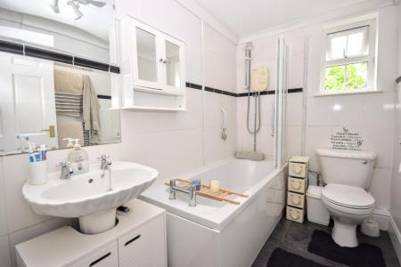 4 bedroom Detached house for sale in Main Road, Saltfleetby, LN11