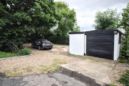 4 bedroom Detached house for sale in Main Road, Saltfleetby, LN11