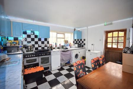 4 bedroom Detached bungalow for sale in Main Road, Gayton Le Marsh, LN13