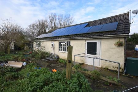 4 bedroom Detached bungalow for sale in Main Road, Gayton Le Marsh, LN13