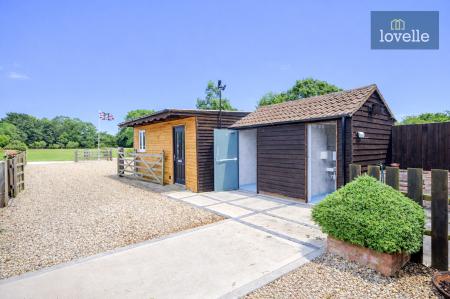 4 bedroom Equestrian facility for sale in Main Road, Grainthorpe, LN11