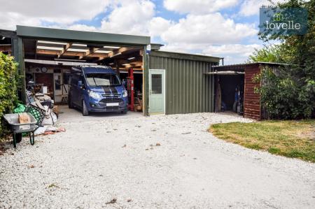 4 bedroom Equestrian facility for sale in Main Road, Grainthorpe, LN11