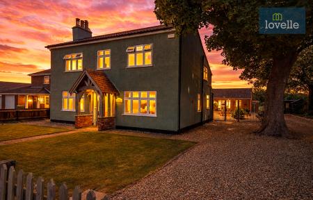 4 bedroom Equestrian facility for sale in Main Road, Grainthorpe, LN11