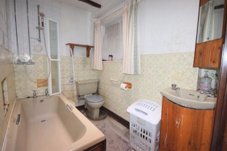 4 bedroom Semi-detached house for sale in Main Road, Utterby, LN11