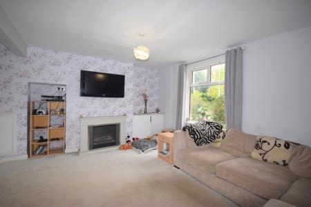 4 bedroom Semi-detached house for sale in Main Road, Utterby, LN11