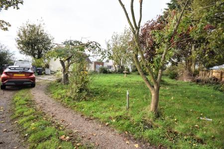 4 bedroom Semi-detached house for sale in Main Road, Utterby, LN11