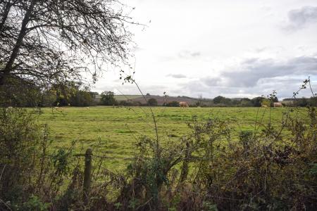 4 bedroom Semi-detached house for sale in Main Road, Utterby, LN11