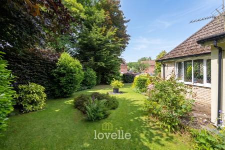 3 bedroom Detached bungalow for sale in Main Road, Hatcliffe, DN37