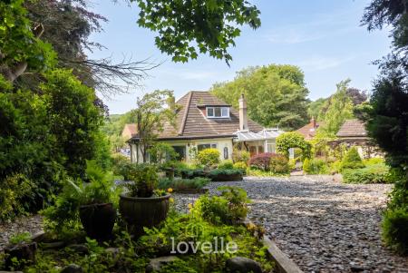 3 bedroom Detached bungalow for sale in Main Road, Hatcliffe, DN37