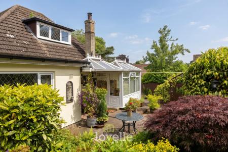 3 bedroom Detached bungalow for sale in Main Road, Hatcliffe, DN37